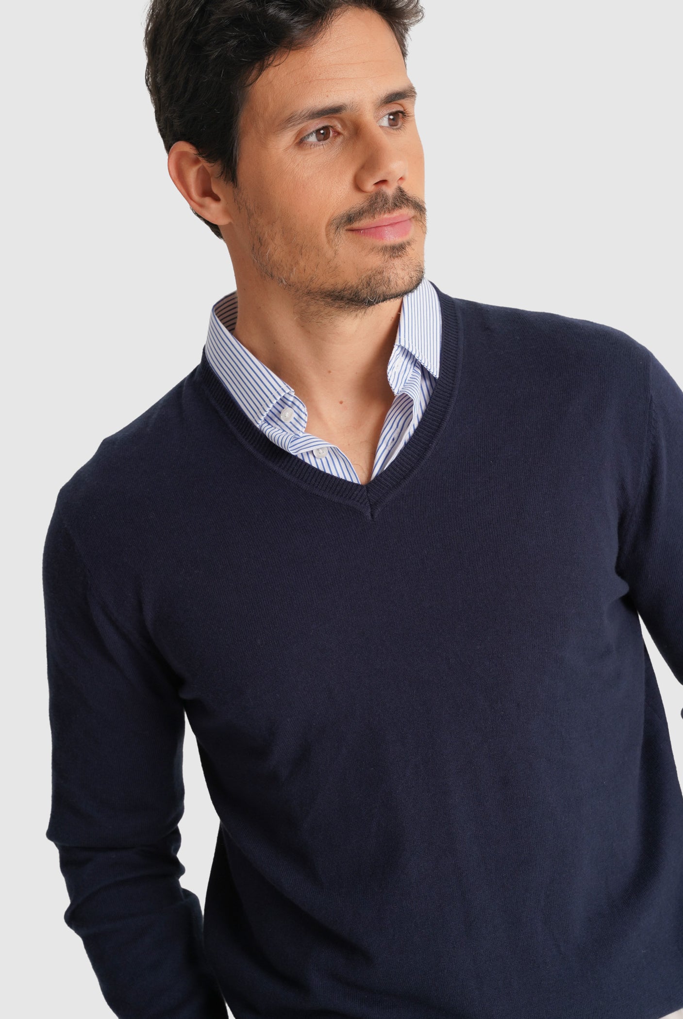 JERSEY AZUL CON CODERAS MR REGULAR FIT. AZUL
