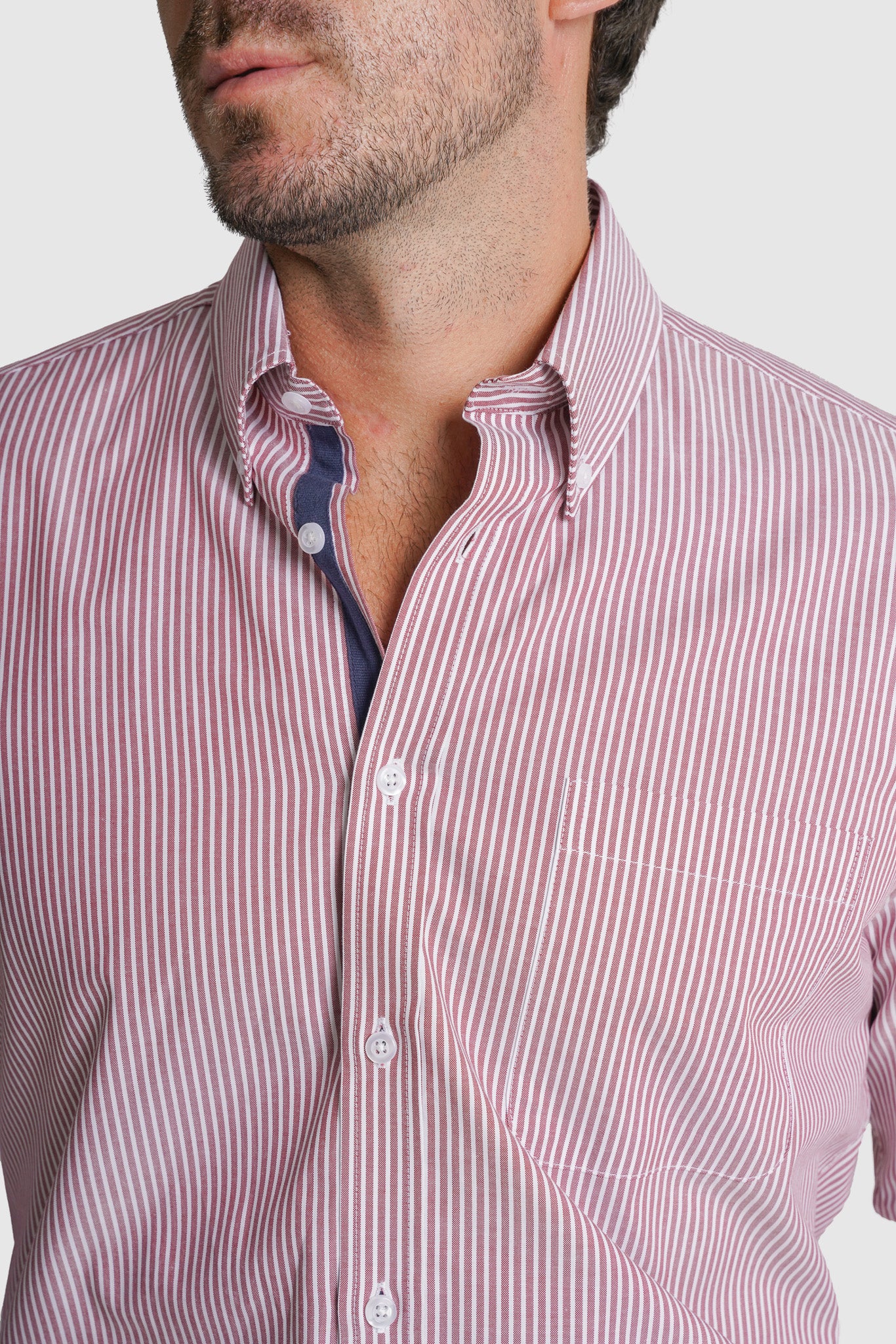 CAMISA OXFORD REGULAR FIT VERMELHA ÀS RISCAS MR. BLUE
